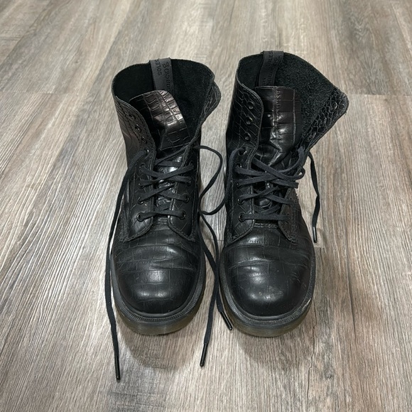 RARE black croc Doc Martens combat boots - Picture 2 of 5